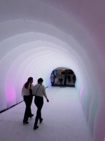 このトンネルは、ホールとホールを結ぶ通路。